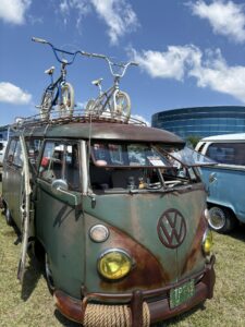 Green Volkswagen bus at Dub Splash